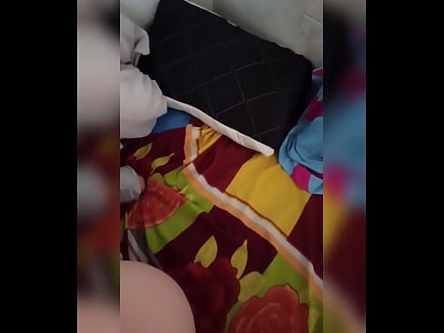❤️ منهنجي روم ميٽ گهر ۾ اڪيلي رهي ٿي ڇاڪاڻ ته هن جو مڙس موڪلن تي وڃي ٿو ۽ مان موقعو وٺان ٿو ته هن کي چوسان ۽ هن جي گدا کي کير سان ڀريان. ❌ ❌❤